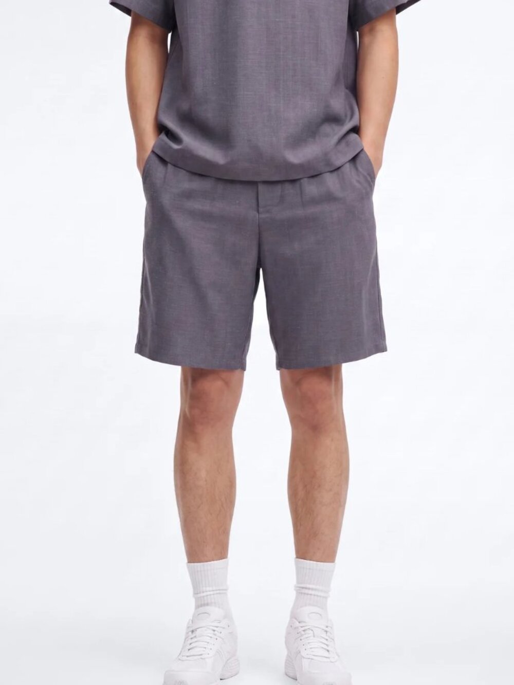 Laurel Linen Relaxed Short - Picture 2 of 3